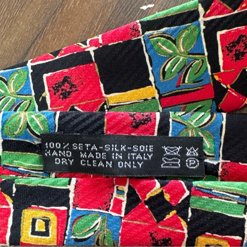 Brioni Mens Red/Green & Yellow Silk Patterned Tie Hand Made In Italy EUC - Picture 6 of 6